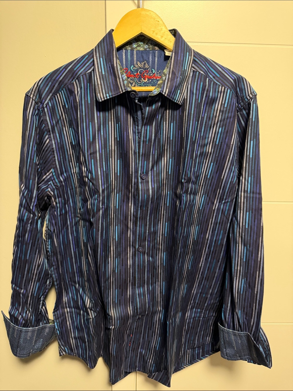 Robert Graham Navy and Blue Vertical Stripe Casual Button-Down Shirt Classic Fit
